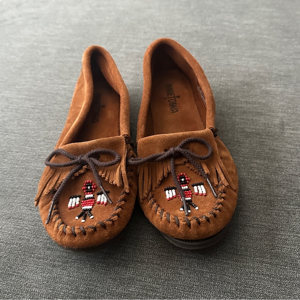 Minnetonka Thunderbird Animikii Moccasin Flat Brown Shoes size 8